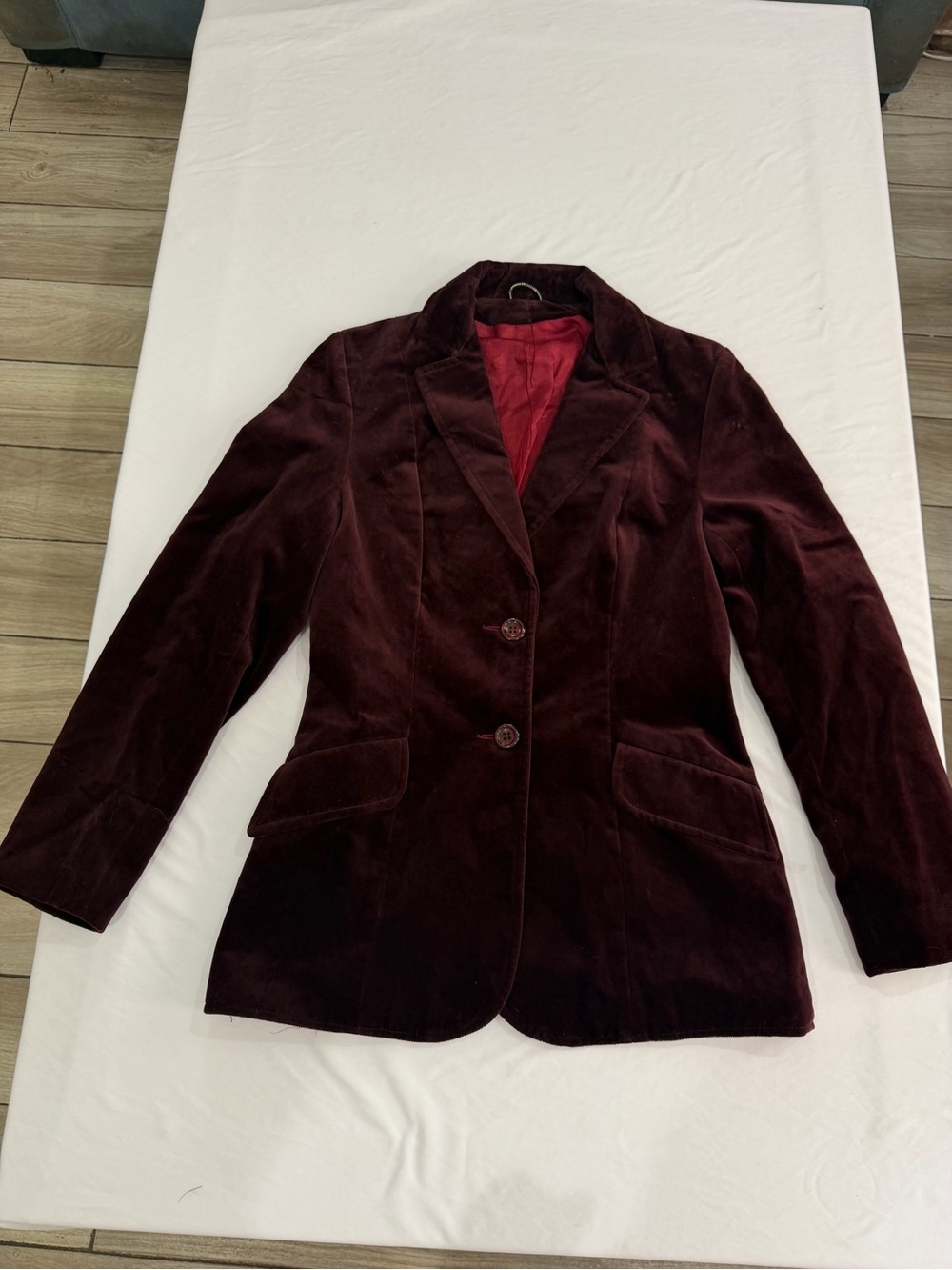 Vintage Christie Burgundy Velvet Blazer | Made in England | Size 10 (size Small)